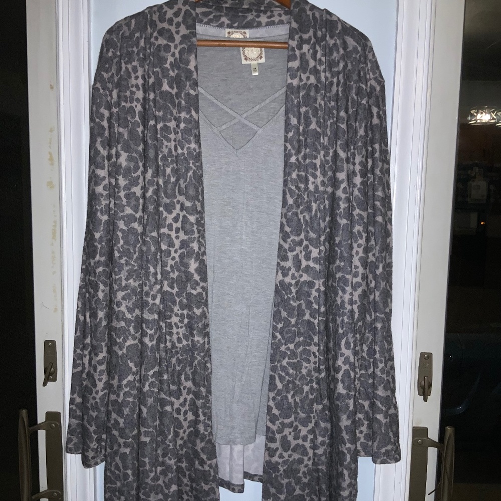 Woman’s 2 piece sweater & top set